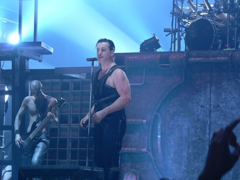 Рамштайн песня зоне. Rammstein 1994-2005. Рамштайн 2005. Rammstein Live 2005. Rammstein Live 2004.
